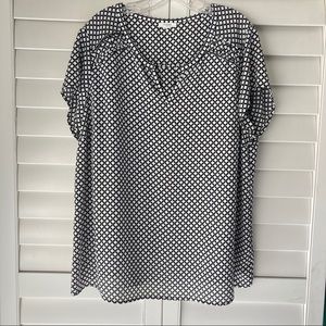 Pleione Black and White Short Sleeve Blouse
